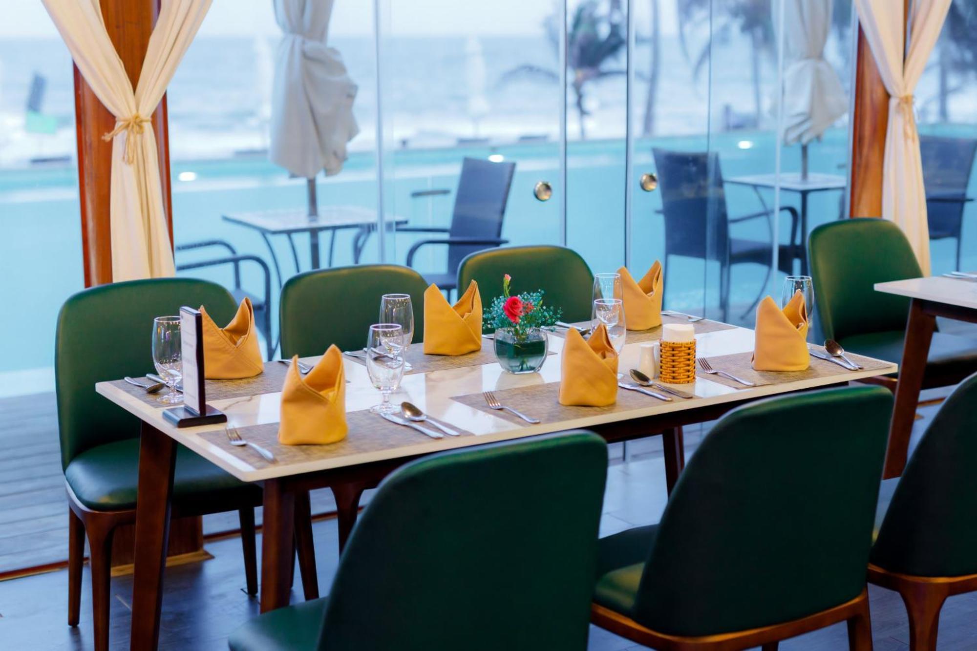 Villa Del Sol Beach Resort & Spa Phan Thiết Buitenkant foto