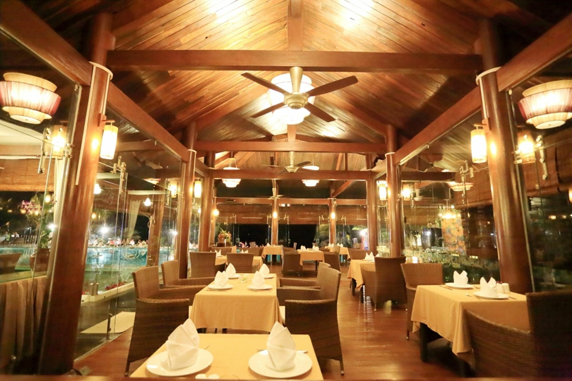 Villa Del Sol Beach Resort & Spa Phan Thiết Buitenkant foto